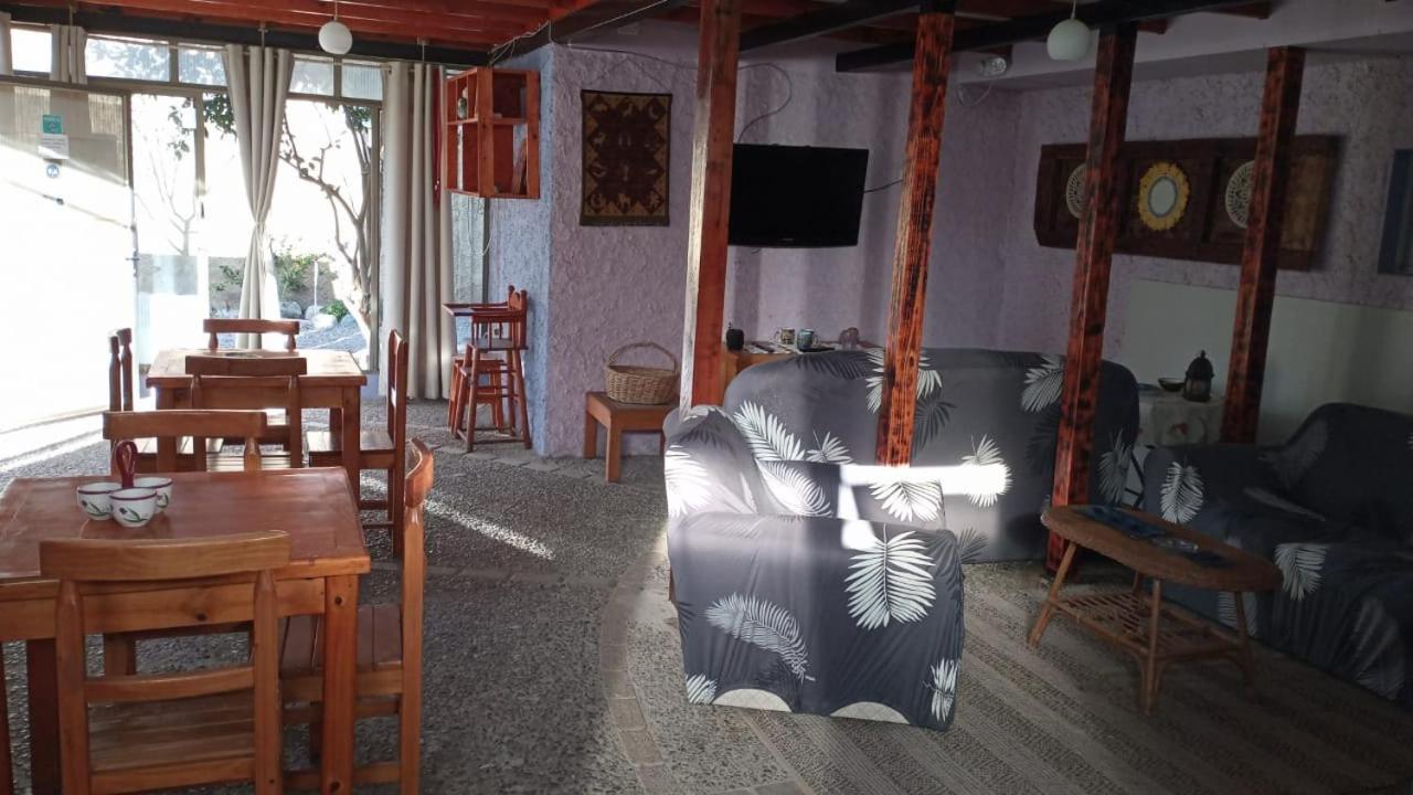 Hostal El Colibri Vicuña Esterno foto